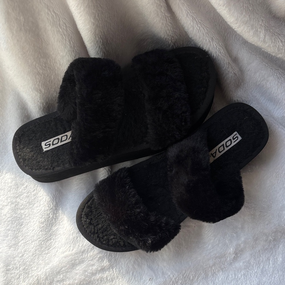 Black Fuzzy Platform Sandals - Picture 2 of 6